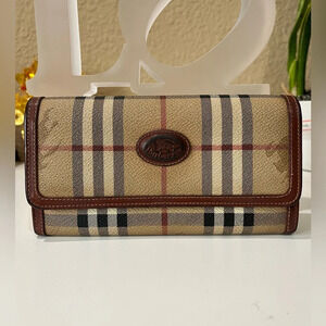 Burberrys Vintage Bifold Wallet